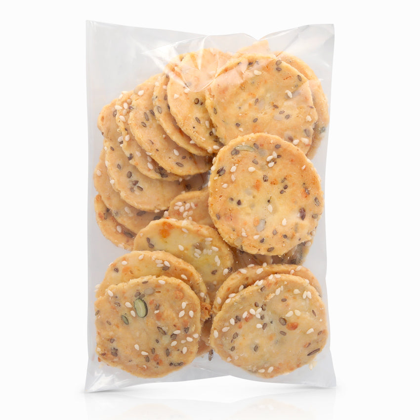 קרקרים עם גבינת פרמז'ן